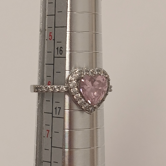 New 18k White Gold Plated Heart-Shaped Pink Ring With Parve Stones Size 6 - Picture 6 of 6